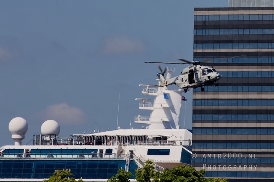 Duch_Netherlands_Navy_NHI_NH-90NFH_N-234_helikopter_Over_Amsterdam_01.JPG