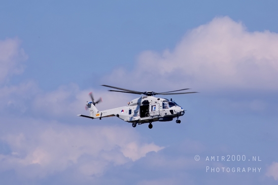 Duch_Netherlands_Navy_NHI_NH-90NFH_N-234_helikopter_Over_Amsterdam_02.JPG