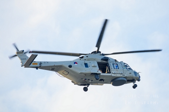 Duch_Netherlands_Navy_NHI_NH-90NFH_N-234_helikopter_Over_Amsterdam_16.JPG