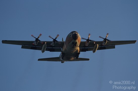 Lockheed_C-130_Hercules_003.JPG