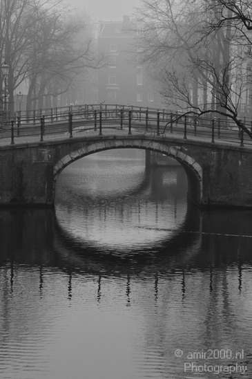 Amsterdam_Canals_Foggy_06.JPG
