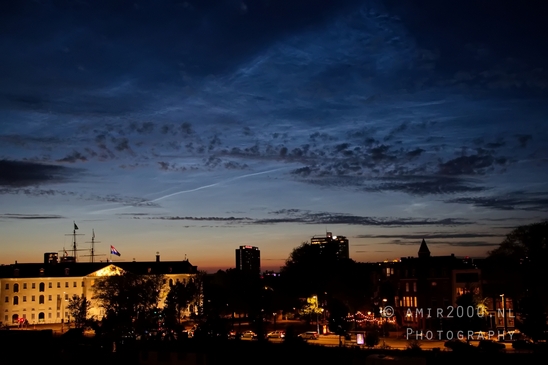 Lichtende_nachtwolken_Sunset_over_Amsterdam_centrum_oostelijke_eilanden_city_photography_02.JPG