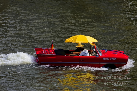 Amphibious_vehicle_amphibian_car_automobile_transportation_photography_01.JPG