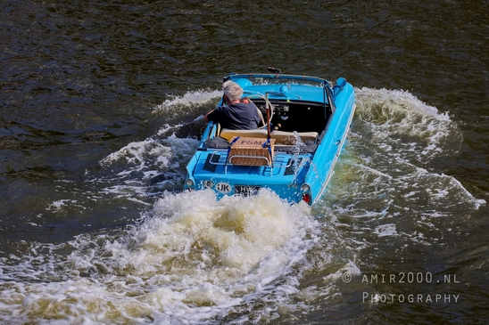 Amphibious_vehicle_amphibian_car_automobile_transportation_photography_02.JPG