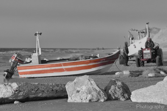Boat_on_the_Beach_Israel_01.JPG