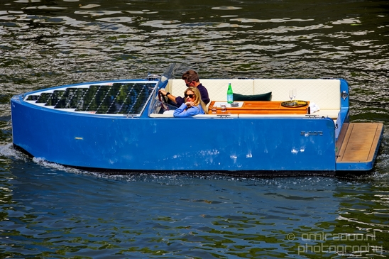 Boat_watercraft_in_Amsterdam_canals_transportation_photography_06.JPG