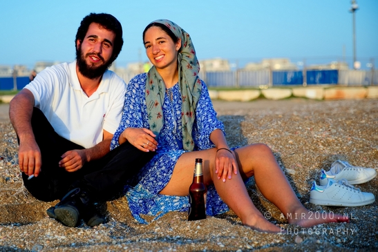Loving_couple_at_the_Mediterranean_Sea_portrait_photography_Israel_02.JPG
