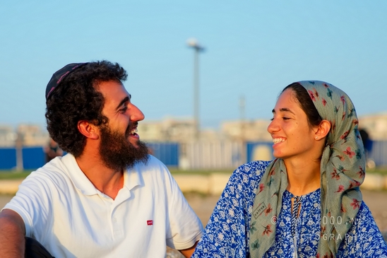 Loving_couple_at_the_Mediterranean_Sea_portrait_photography_Israel_03.JPG