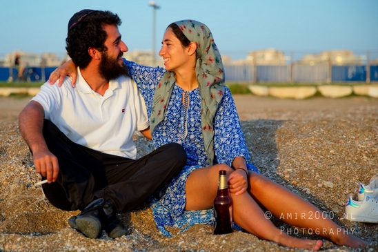 Loving_couple_at_the_Mediterranean_Sea_portrait_photography_Israel_04.JPG