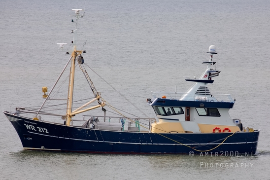 WR212_REIN_WILLEM_Fishing_boat_vessel_Noordzee_Nederland_04.JPG