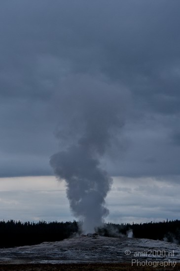 Geyser_old_faithful_yellowstone_usa_001.JPG