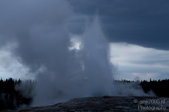 Geyser_old_faithful_yellowstone_usa_004.JPG