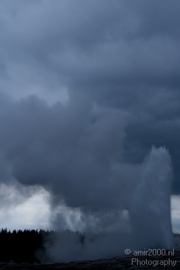 Geyser_old_faithful_yellowstone_usa_005.JPG