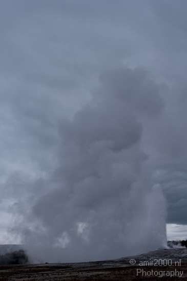 Geyser_old_faithful_yellowstone_usa_009.JPG