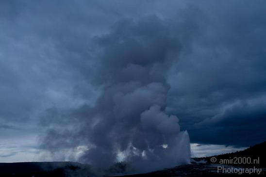 Geyser_old_faithful_yellowstone_usa_010.JPG